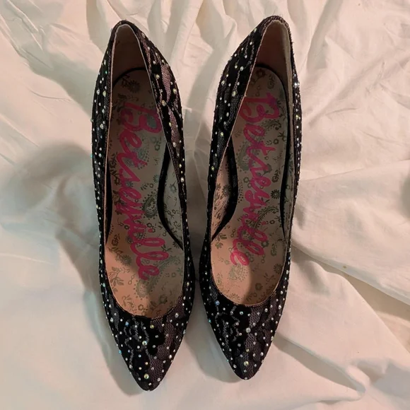 Betsey Johnson Black Lace Pointed-Toe High Heels Sz 8 - Picture 6 of 7